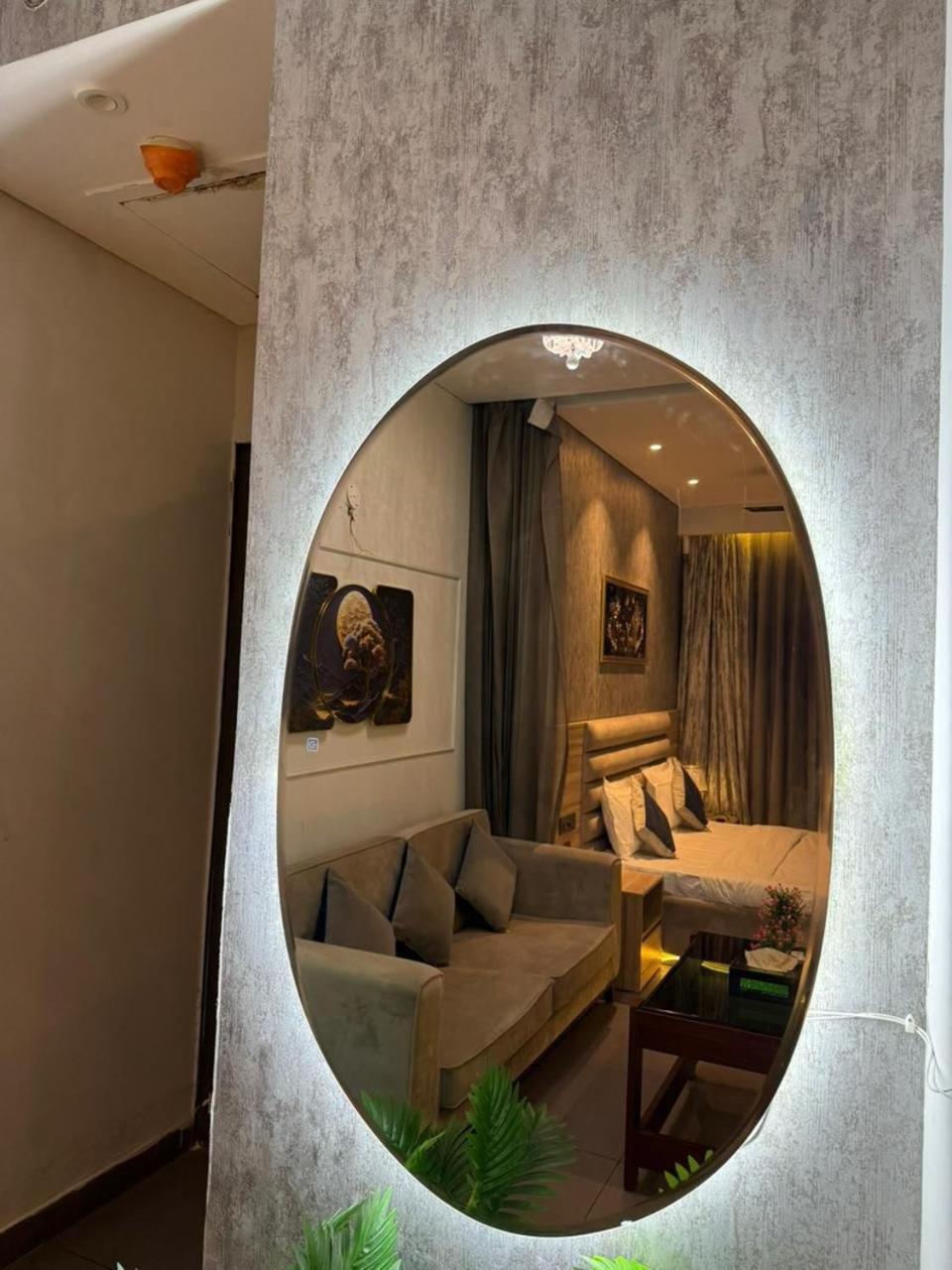 Nova Luxury Studio's Apartment New Delhi